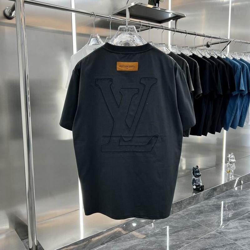 Louis Vuitton Men's T-shirts 232